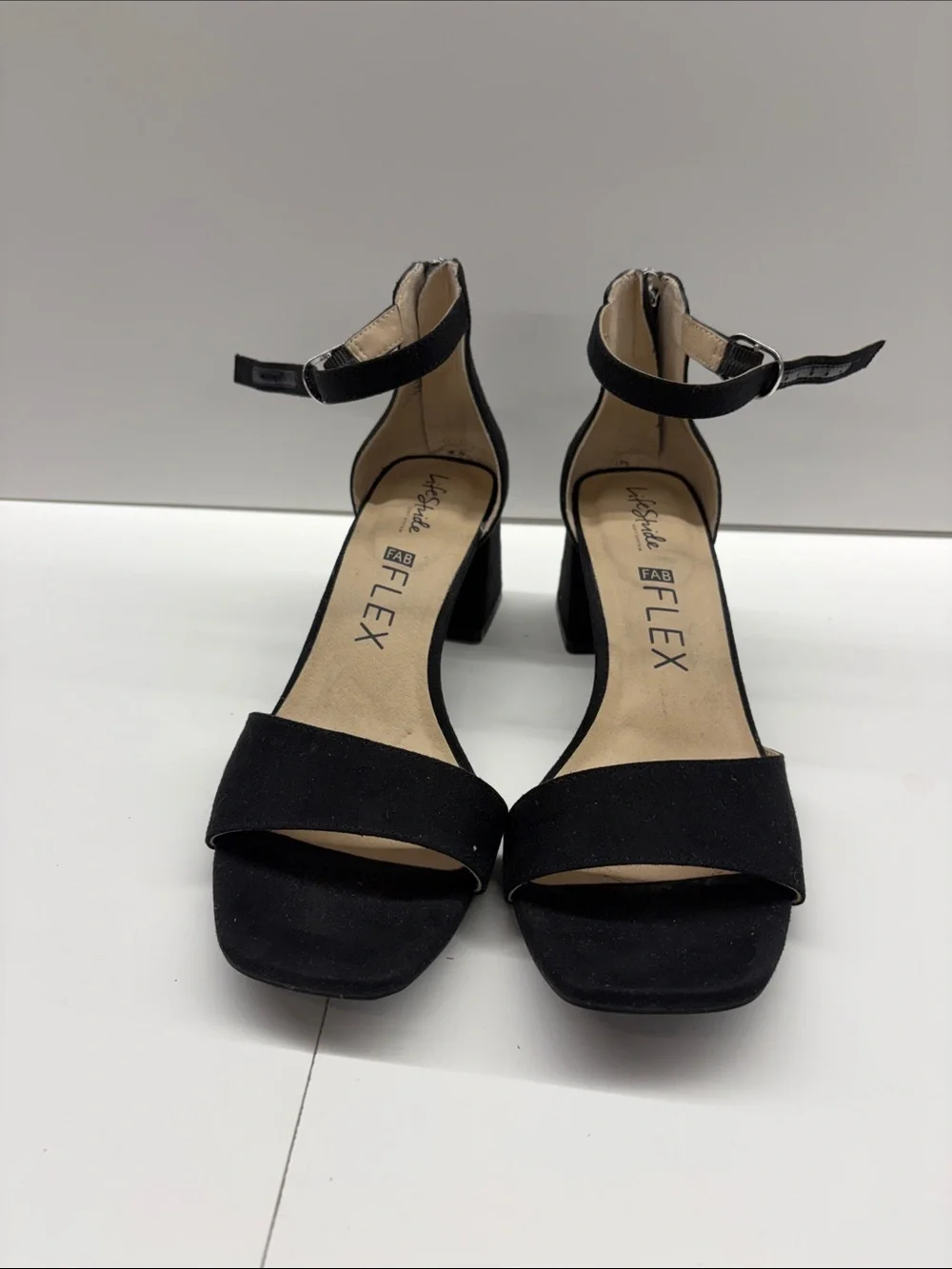 NEW Life Stride Women’s Black Ankle-Strap Block Heel Sandals Size 9